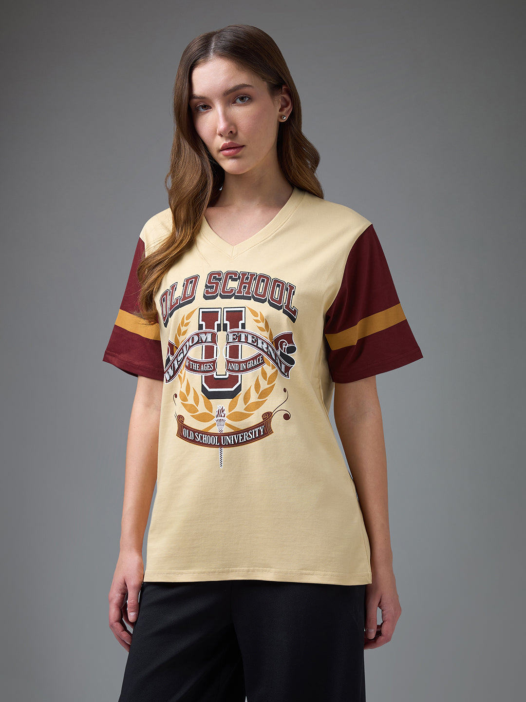 Womens Printed V-neck Oversized Fit Tshirt