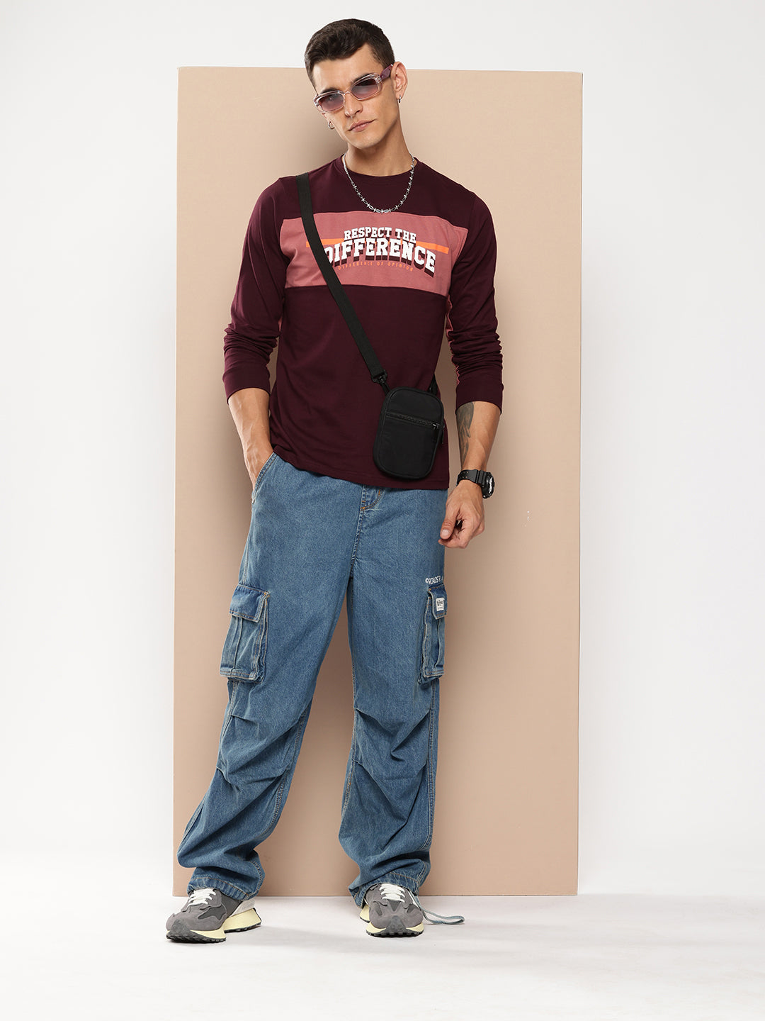 Mens Full Sleeve Round Neck Colourblocked Regular Fit Tshirts
