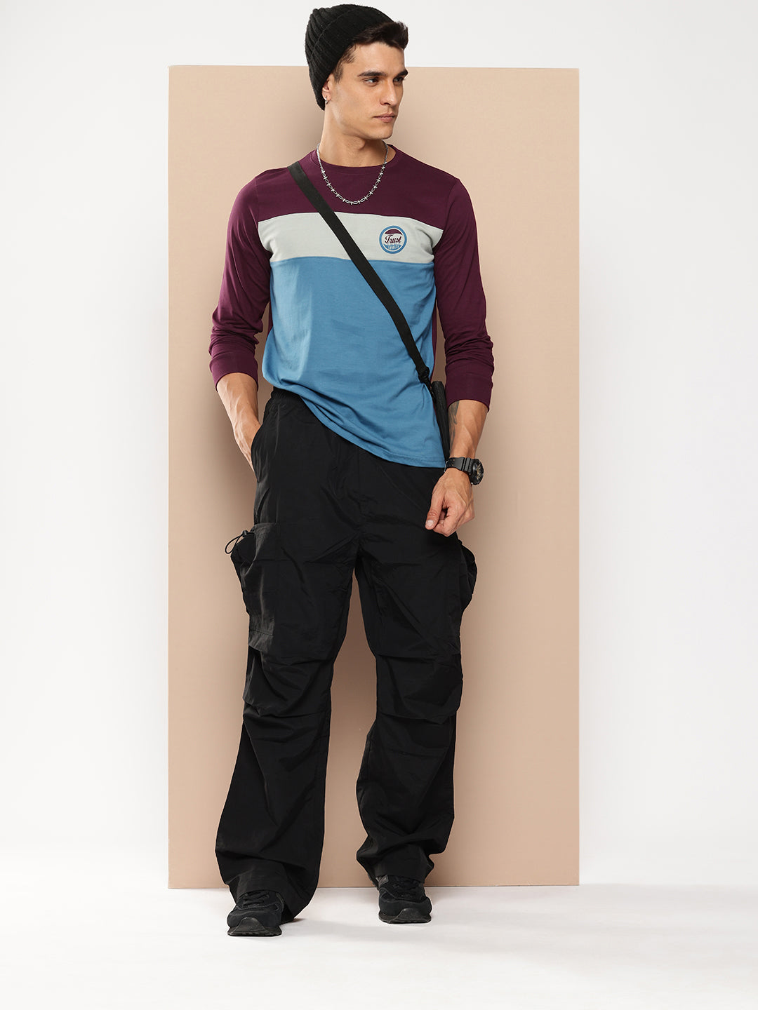 Mens Full Sleeve Round Neck Colourblocked Regular Fit Tshirts