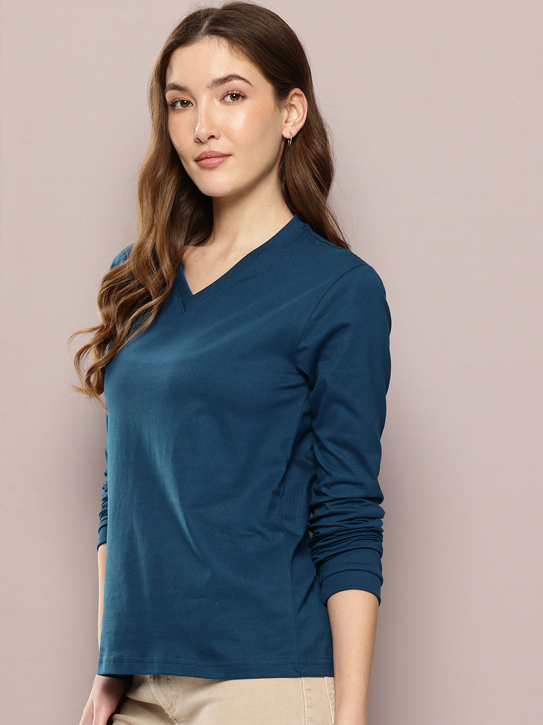 Womens Full Sleeve V-Neck Solid Regular Fit Tshirts
