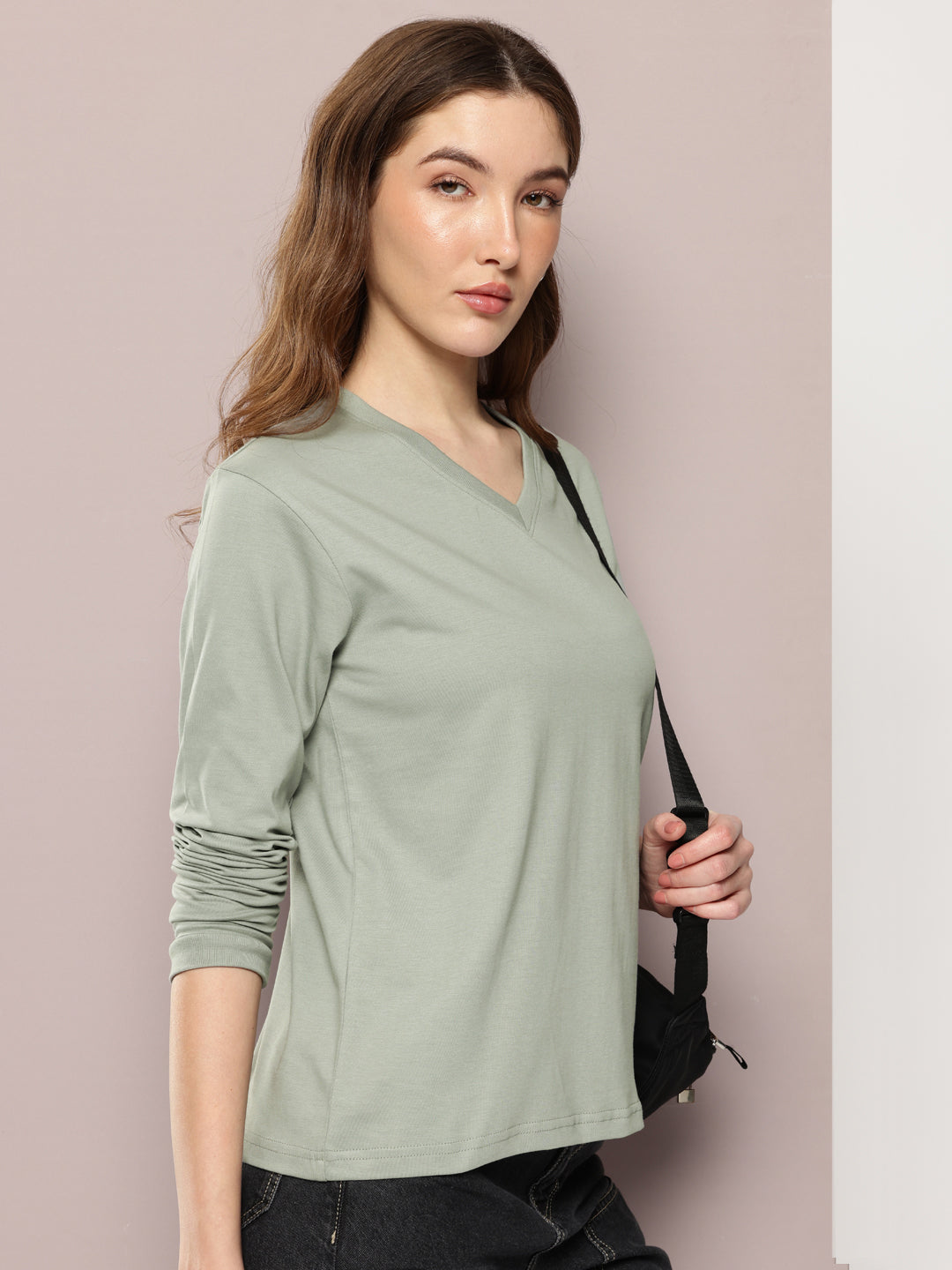 Womens Full Sleeve V-Neck Solid Regular Fit Tshirts