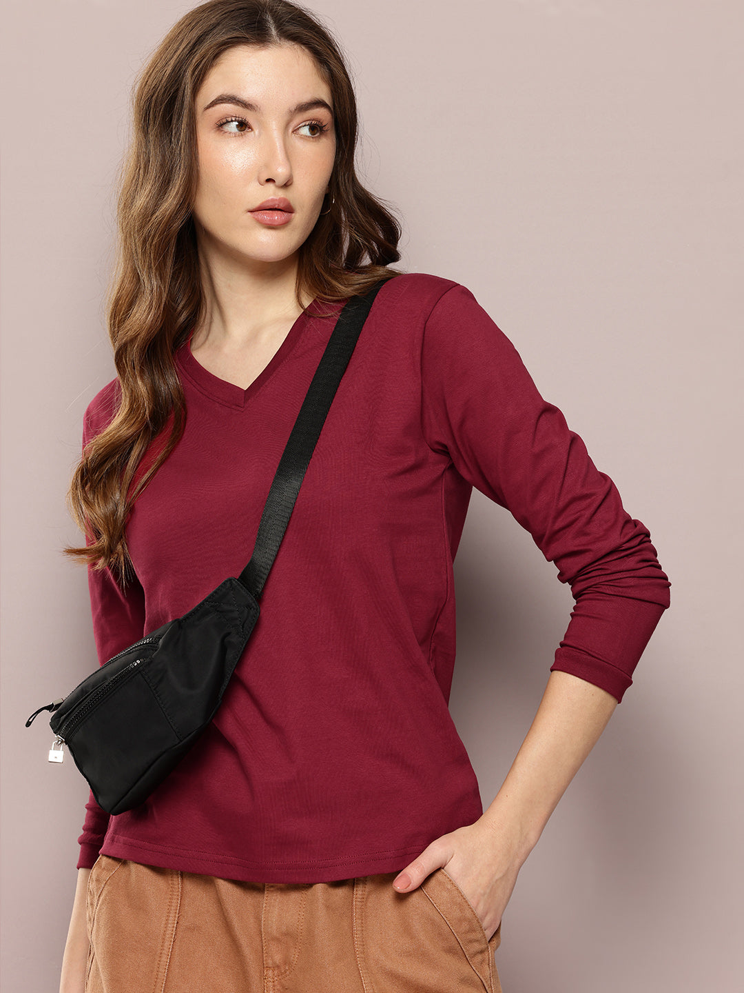 Womens Full Sleeve V-Neck Solid Regular Fit Tshirts