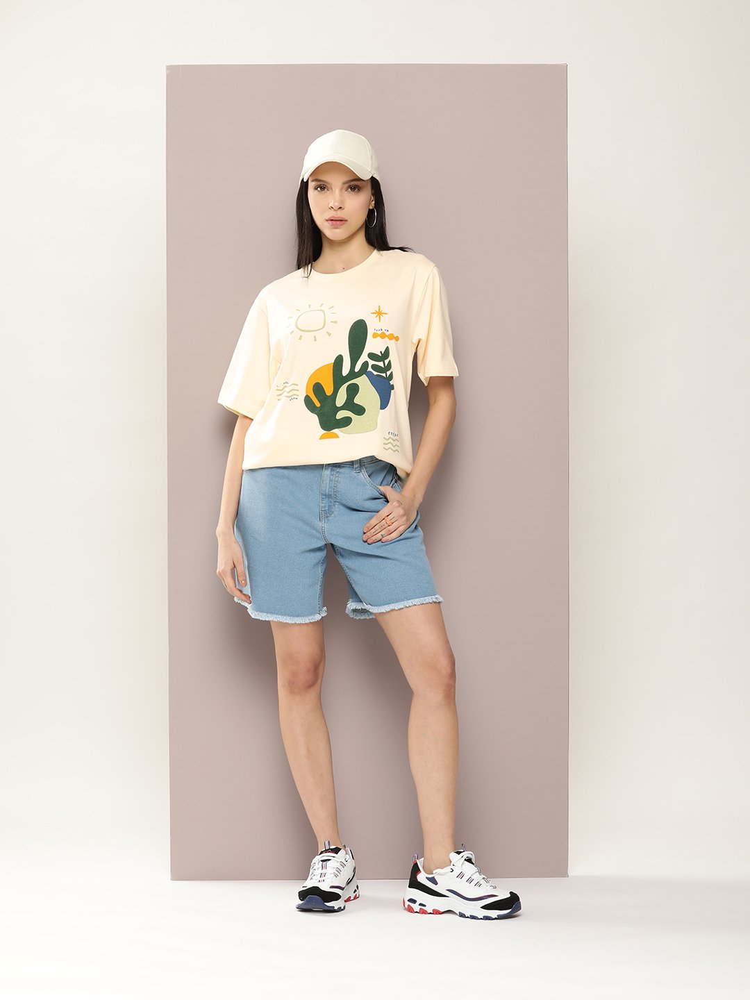 Womens Short Sleeve Round Neck Oversized Fit T-Shirt