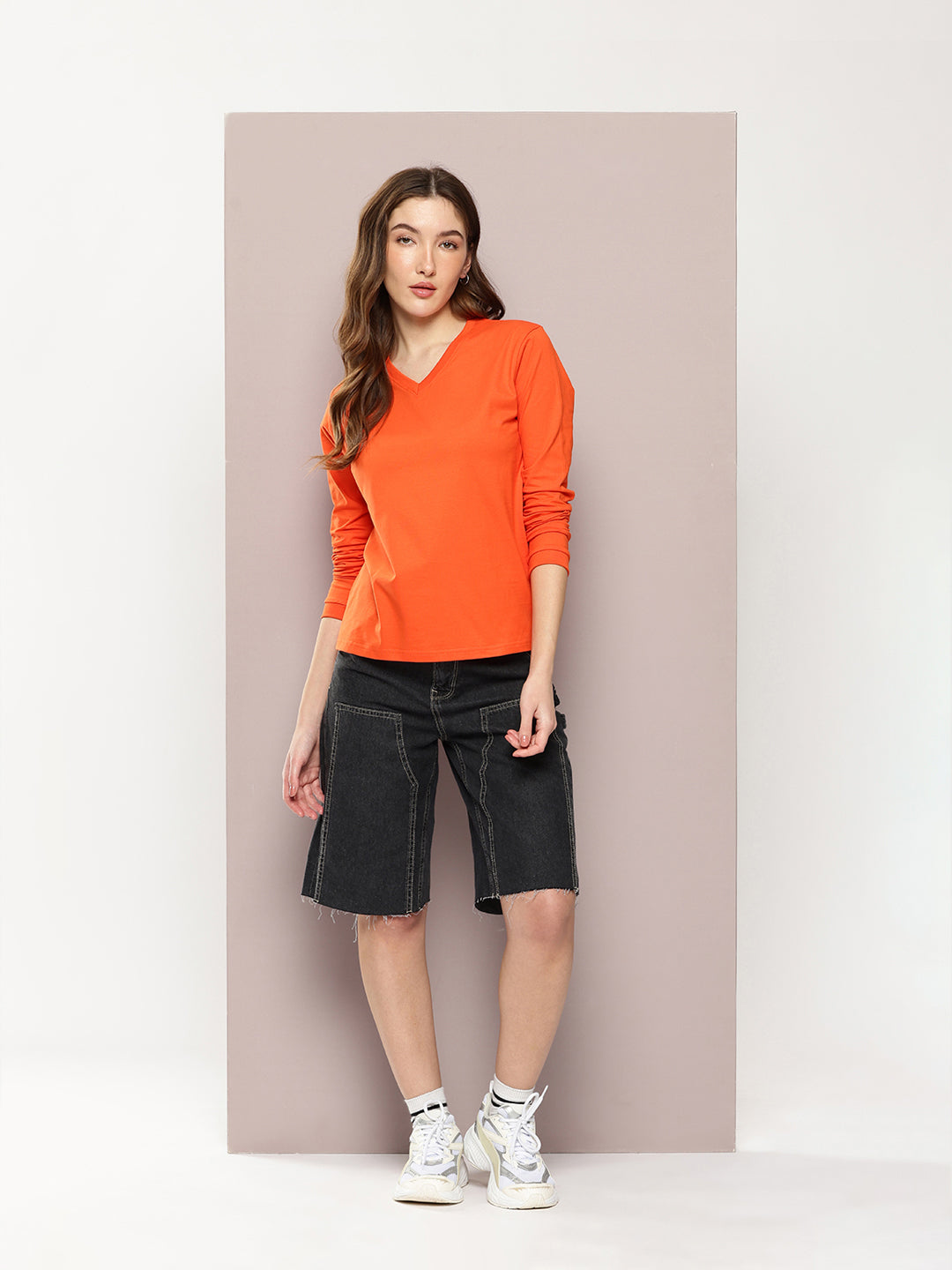 Womens Full Sleeve V-Neck Solid Regular Fit Tshirts