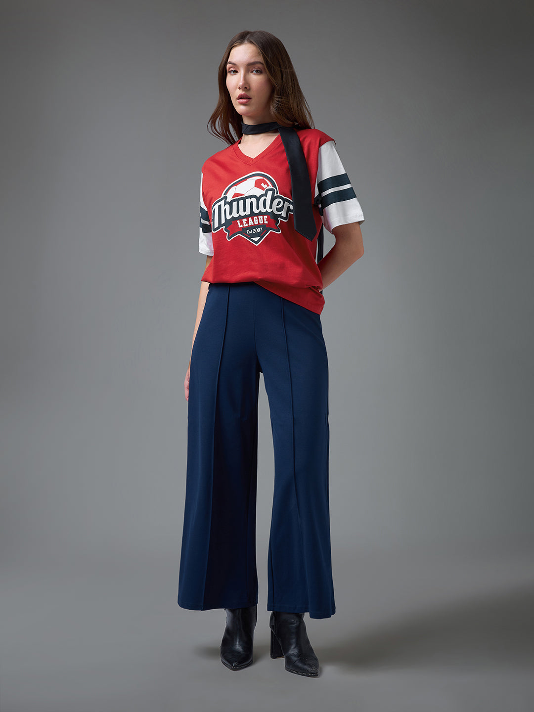 Womens Printed V-neck Oversized Fit Tshirt