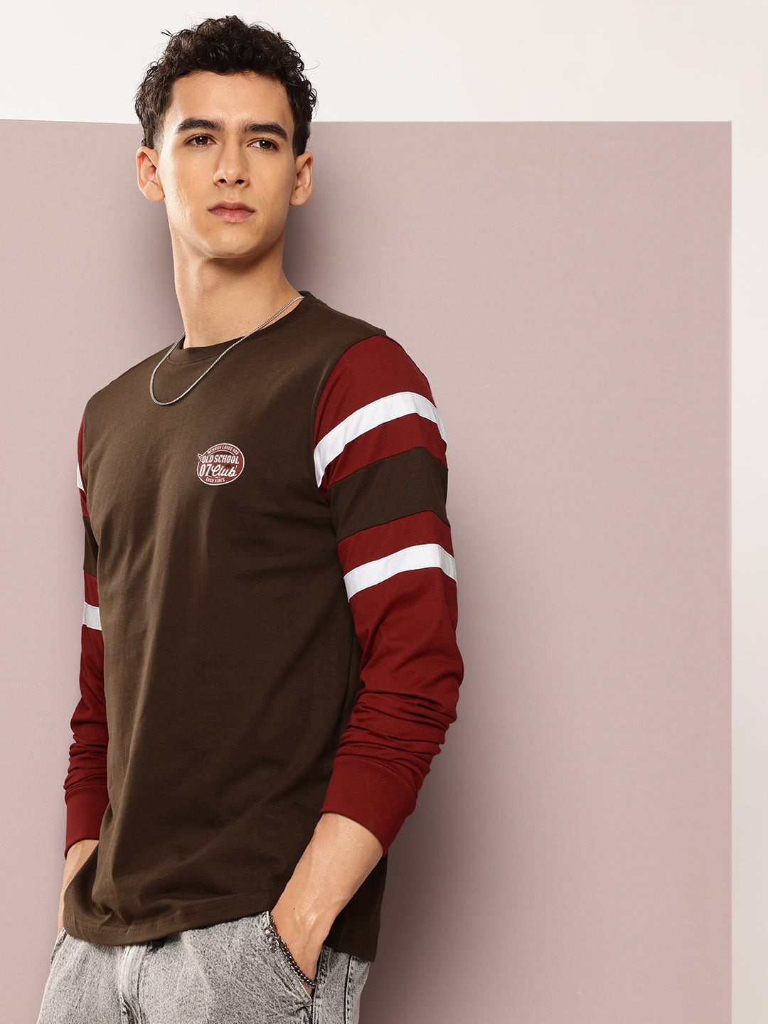 Mens Full Sleeve Round Neck Colourblocked Regular Fit Tshirts