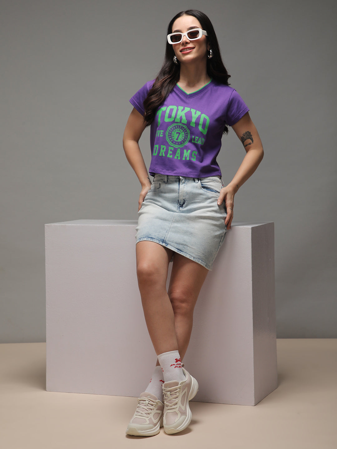 Womens Half Sleeve V-Neck Printed Regular Fit Tshirts