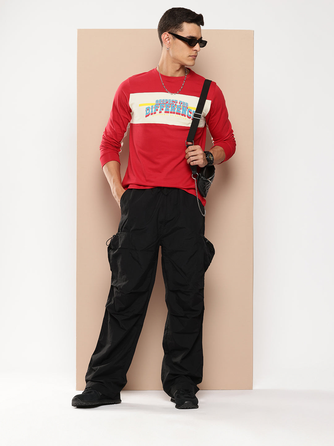 Mens Full Sleeve Round Neck Colourblocked Regular Fit Tshirts