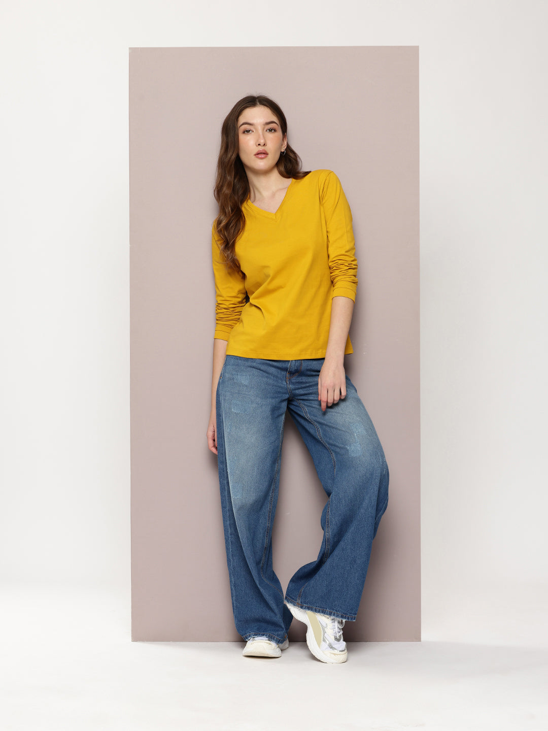 Womens Full Sleeve V-Neck Solid Regular Fit Tshirts