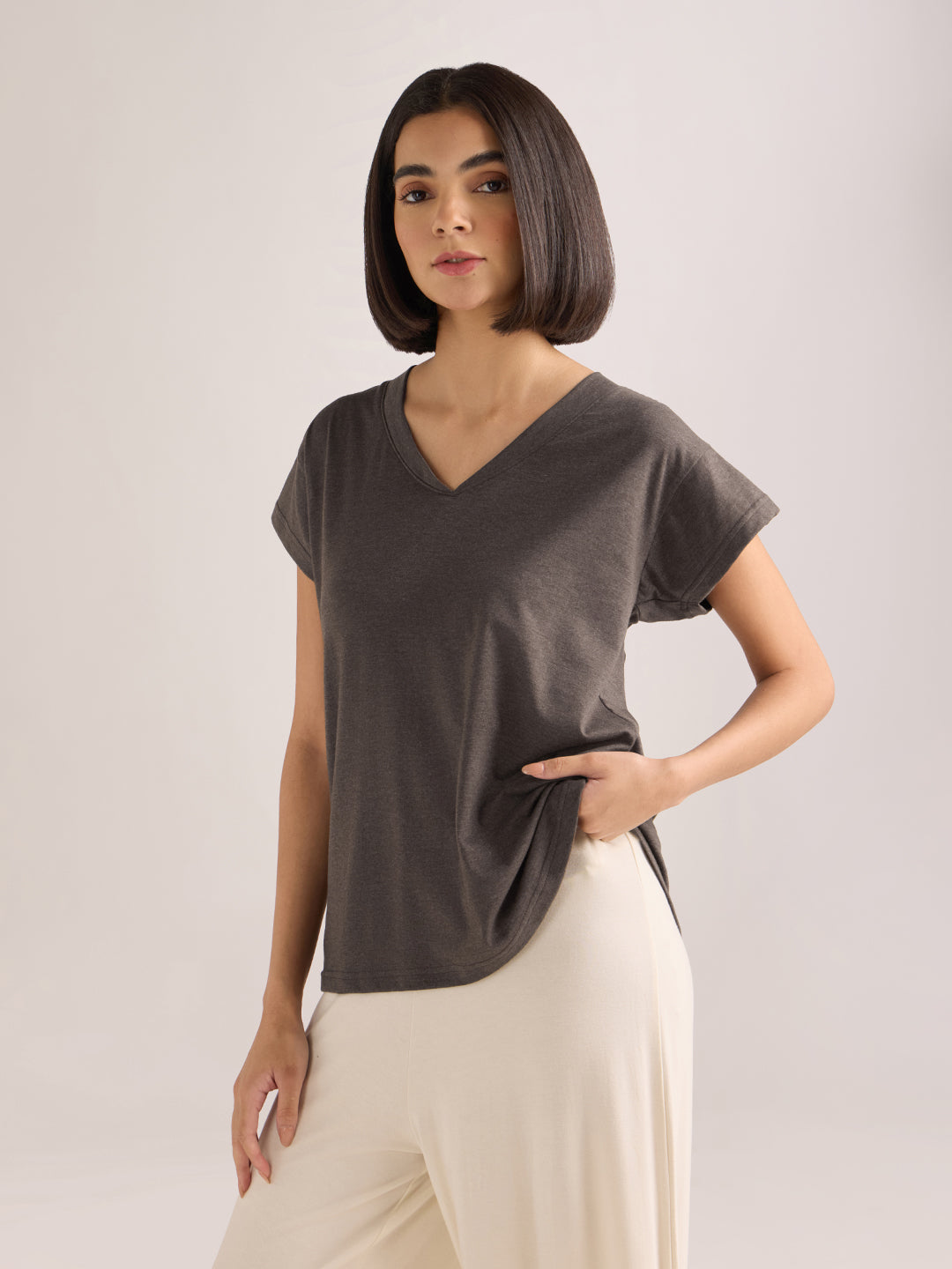 Womens Solid Regular Fit Poly Cotton  V-Neck Tshirt