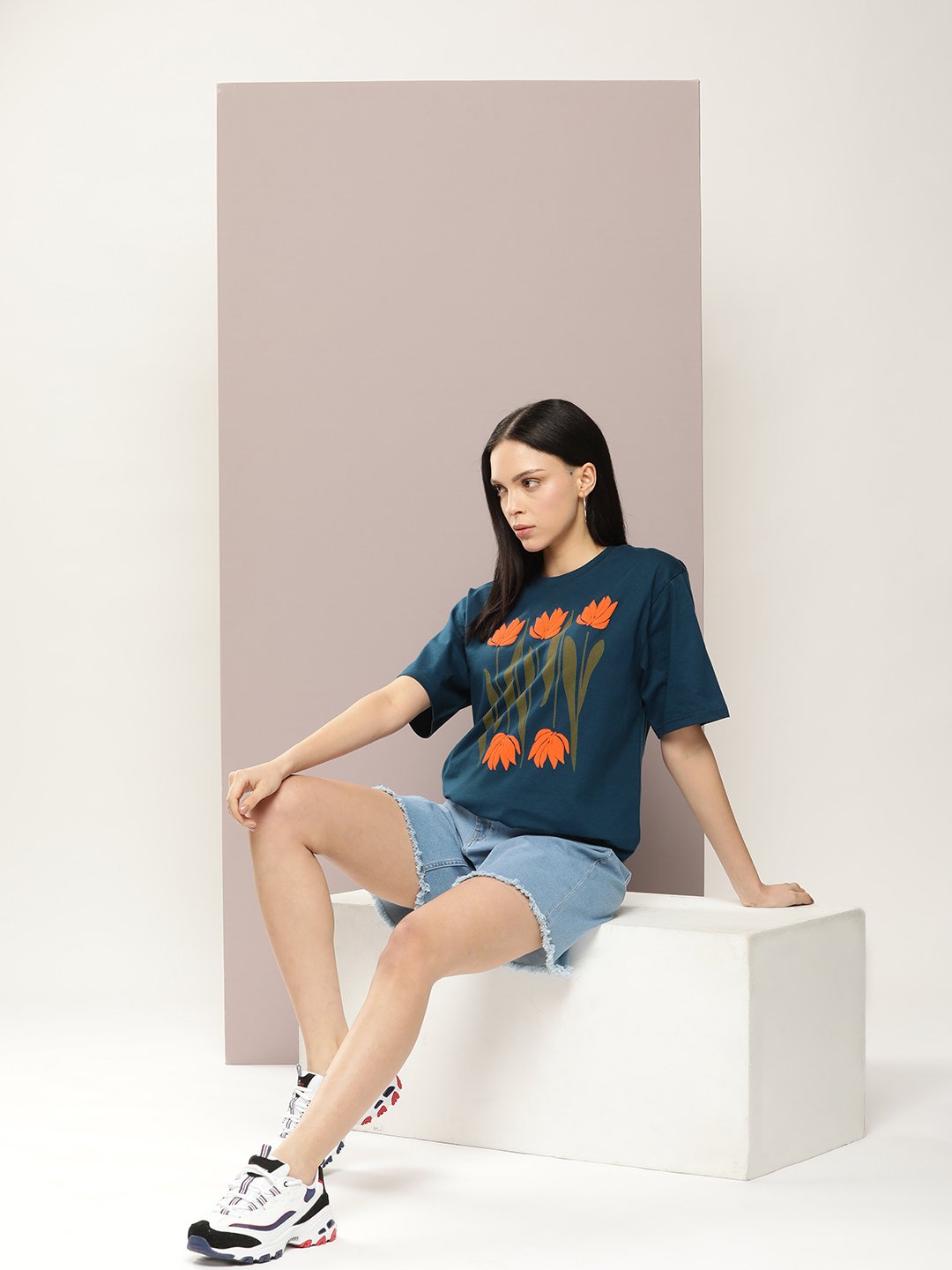 Womens Short Sleeve Round Neck Oversized Fit T-Shirt