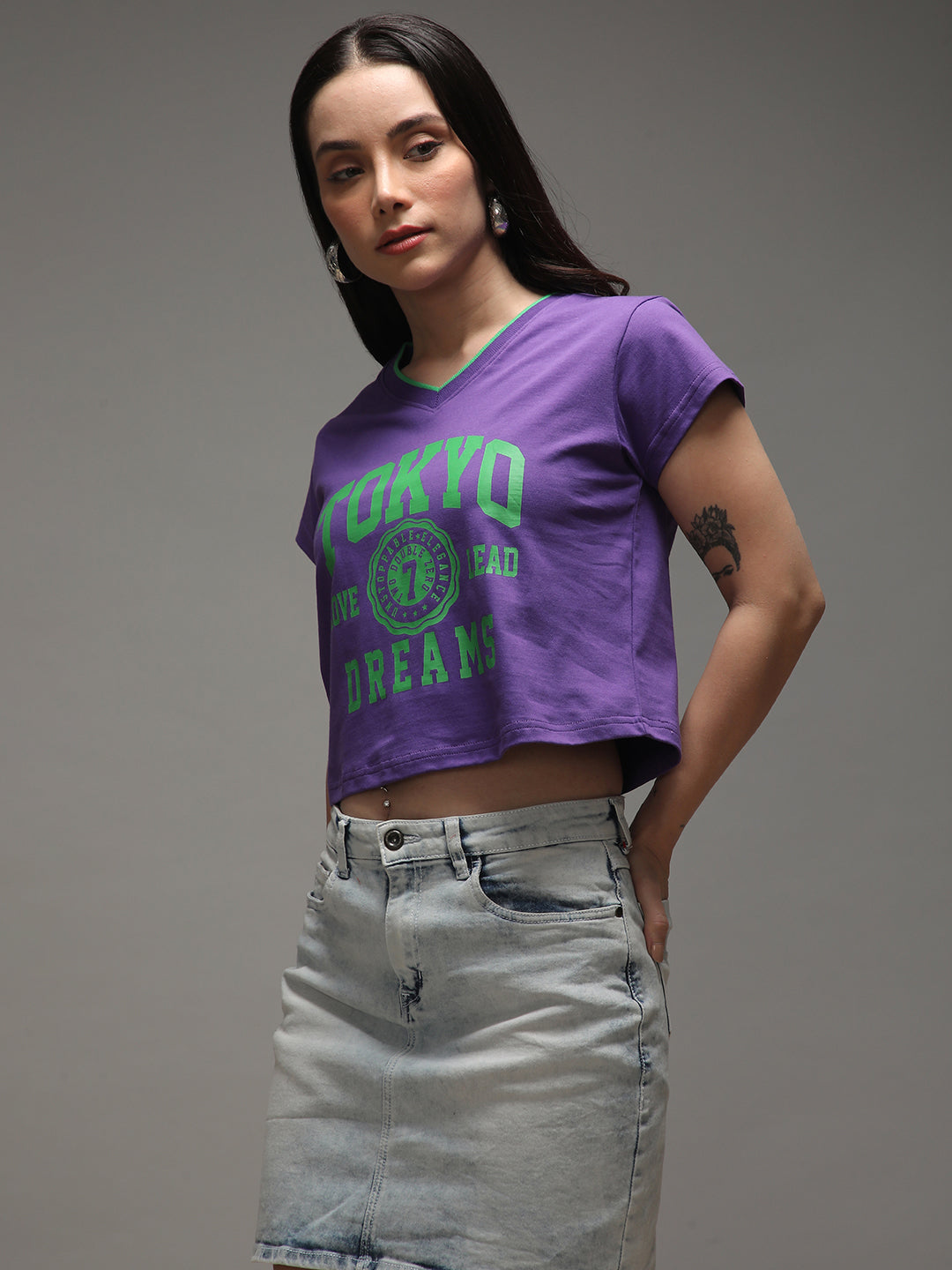 Womens Half Sleeve V-Neck Printed Regular Fit Tshirts