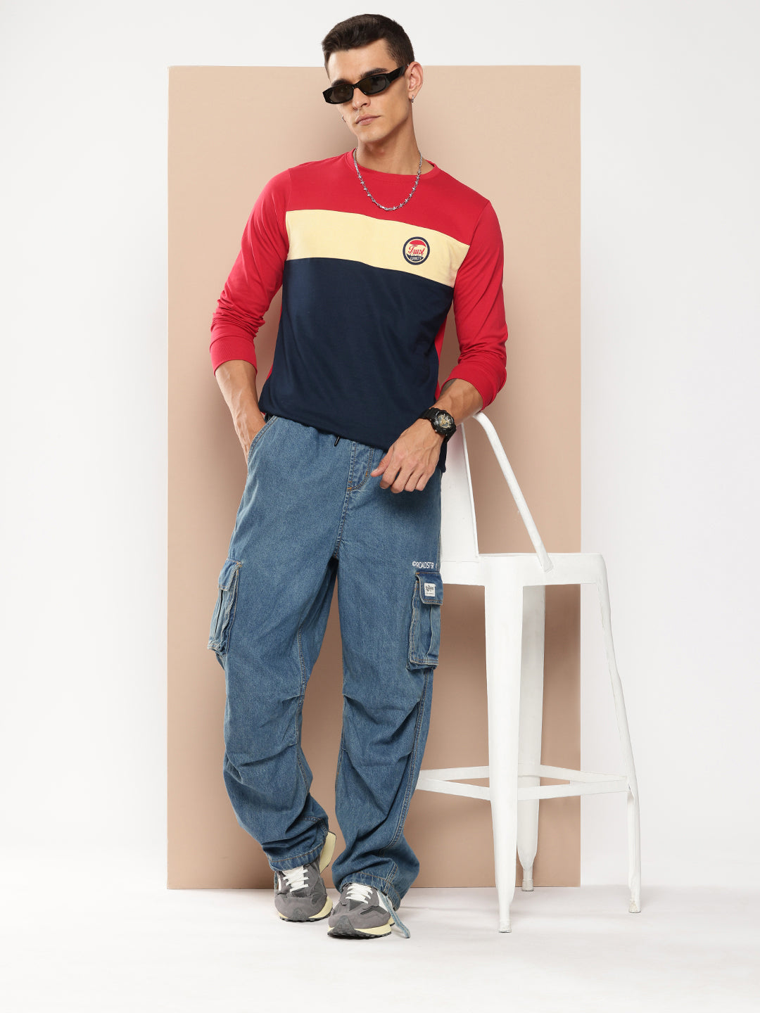 Mens Full Sleeve Round Neck Colourblocked Regular Fit Tshirts