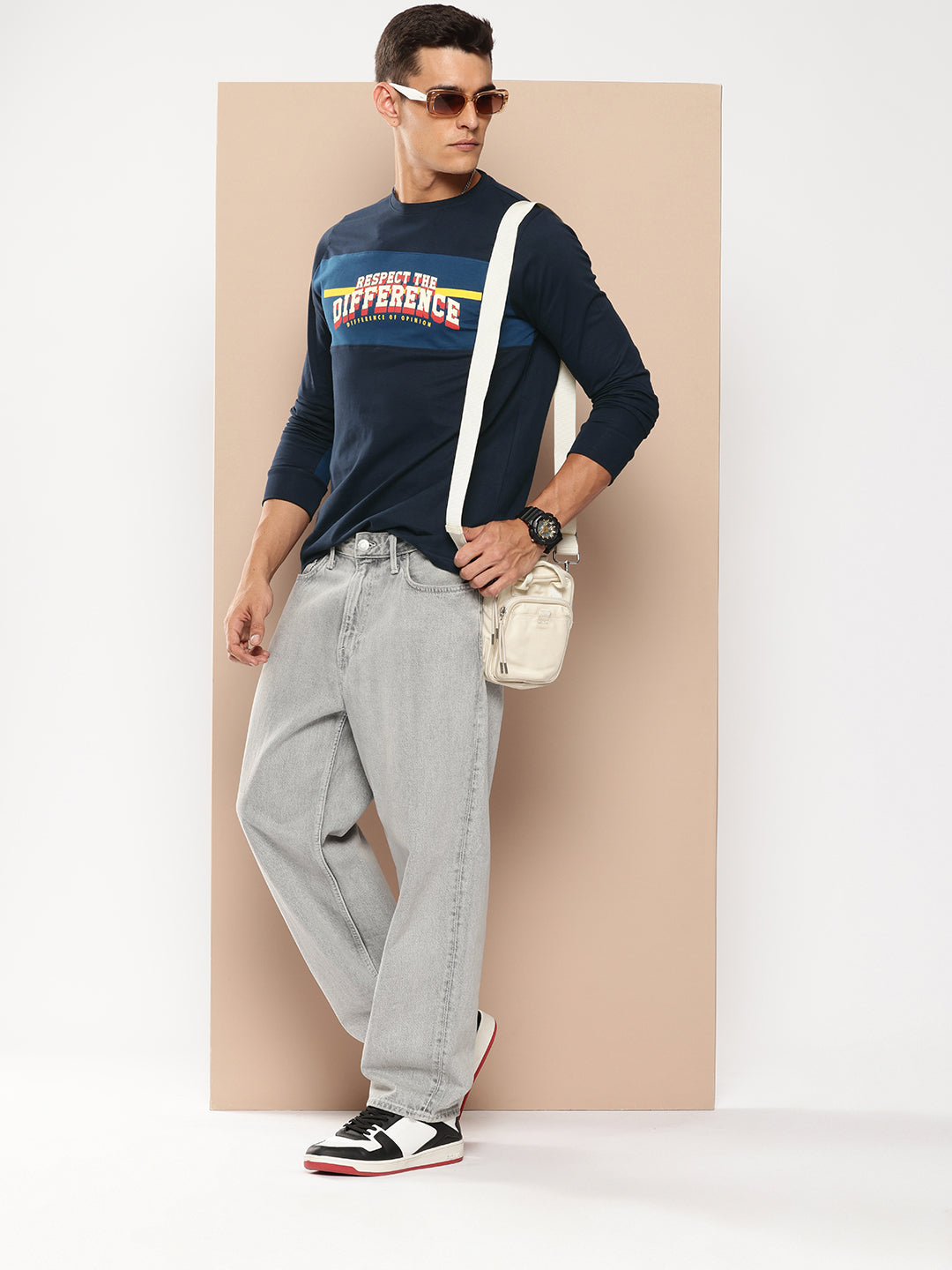 Mens Full Sleeve Round Neck Colourblocked Regular Fit Tshirts