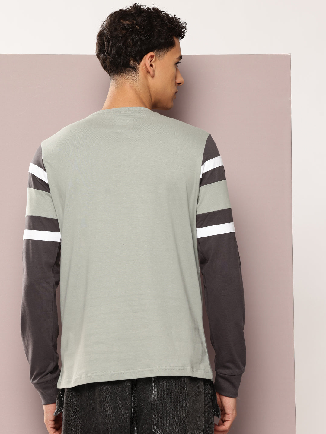 Mens Full Sleeve Round Neck Colourblocked Regular Fit Tshirts