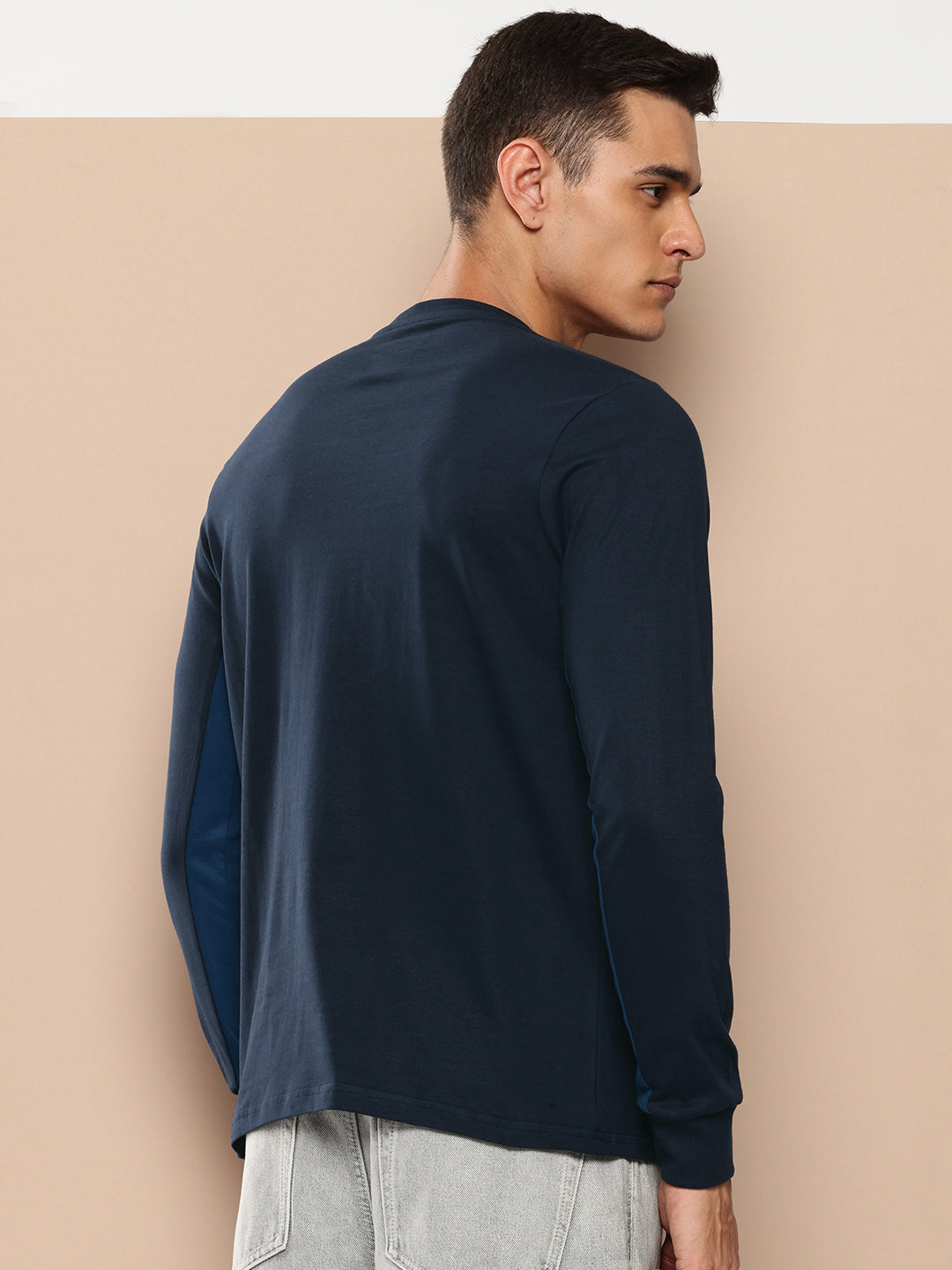 Mens Full Sleeve Round Neck Colourblocked Regular Fit Tshirts