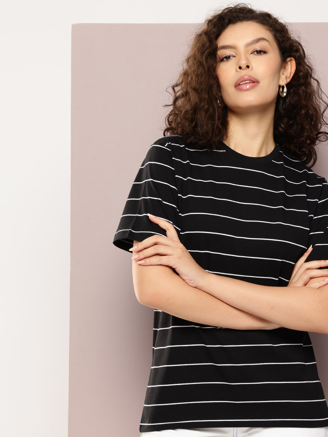 Womens Half Sleeve Round Neck All-Over Striped Oversized Fit Tshirts