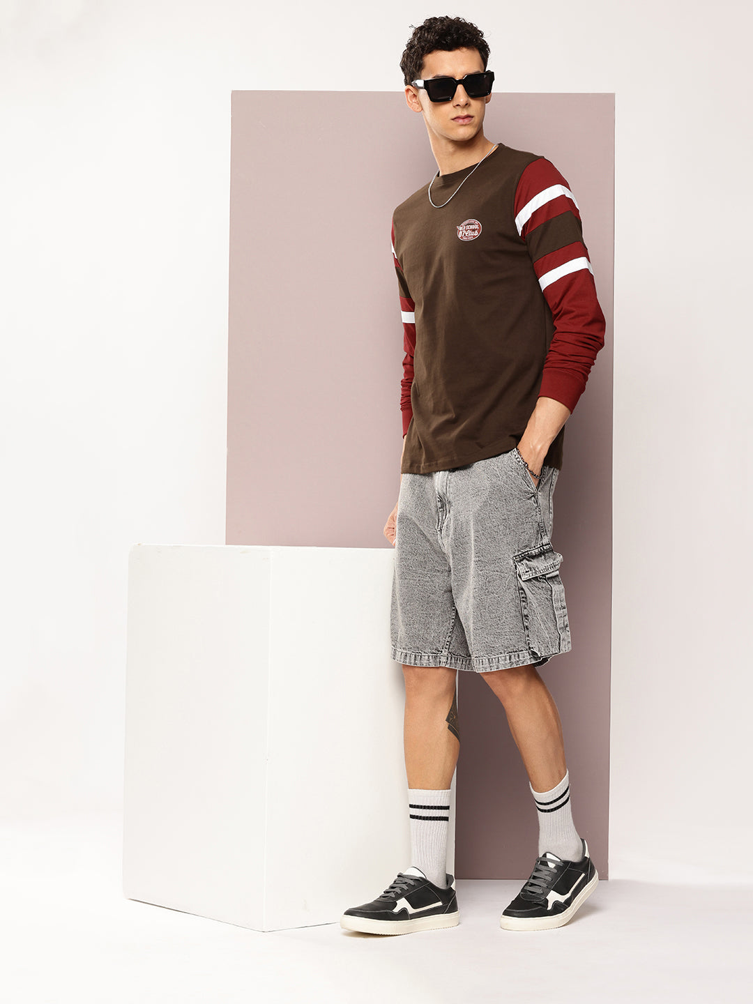 Mens Full Sleeve Round Neck Colourblocked Regular Fit Tshirts