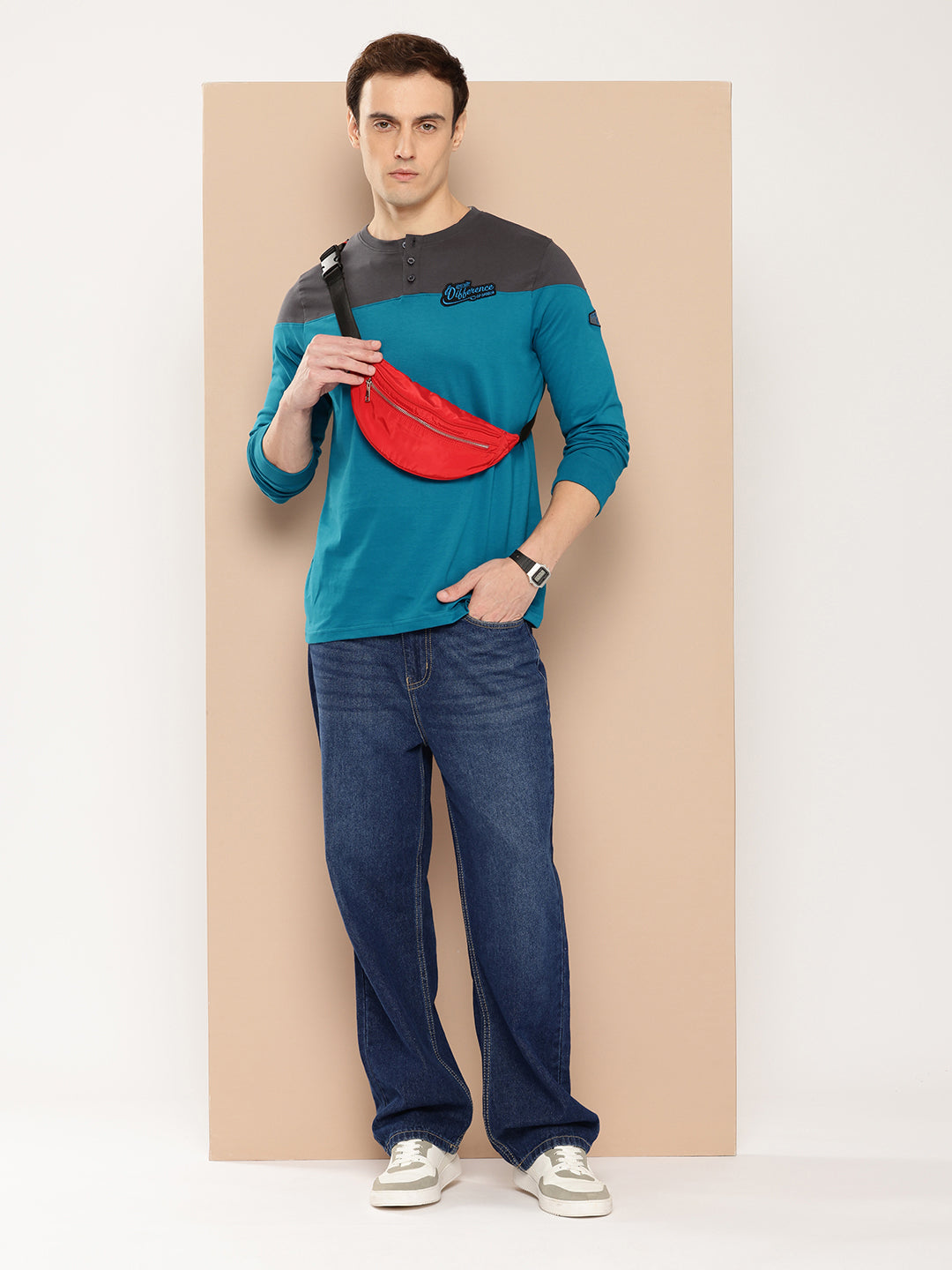Mens Full Sleeve Henley Neck Colourblocked Regular Fit Tshirts
