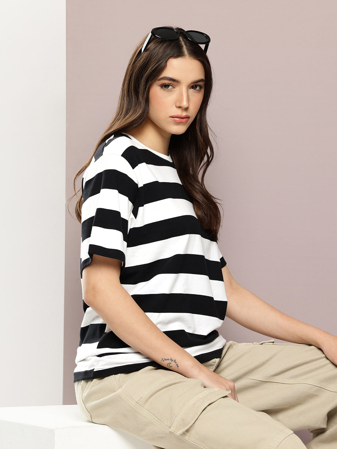 Womens Half Sleeve Round Neck All-Over Striped Oversized Fit Tshirts