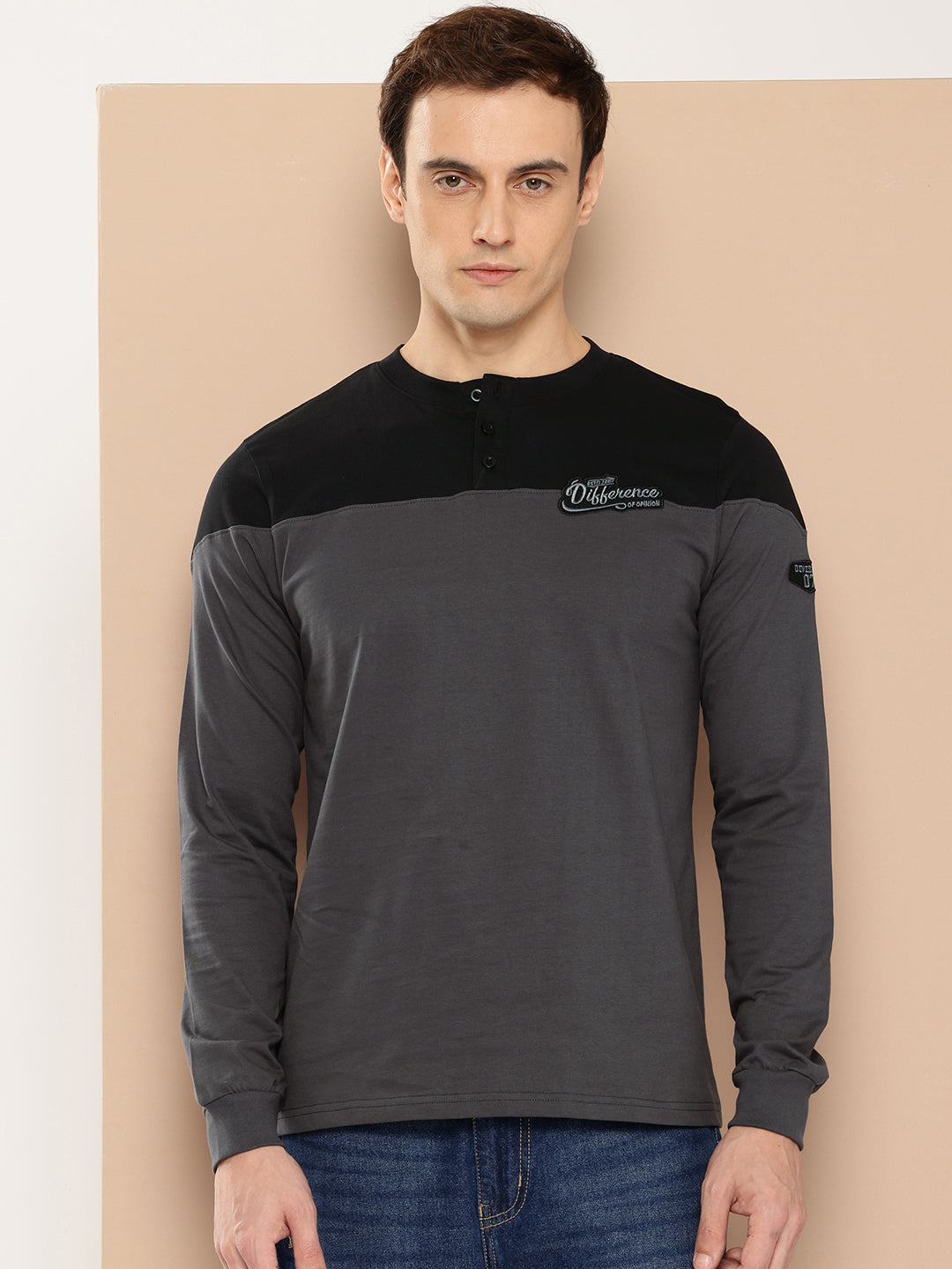 Mens Full Sleeve Henley Neck Colourblocked Regular Fit Tshirts