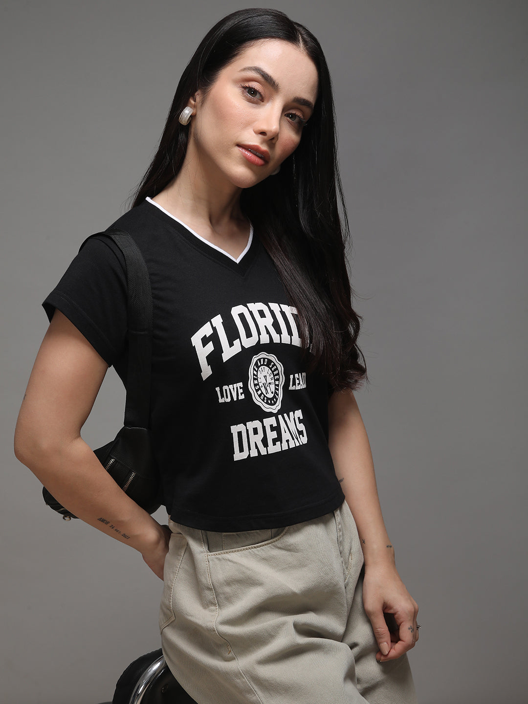 Womens Half Sleeve V-Neck Printed Regular Fit Tshirts
