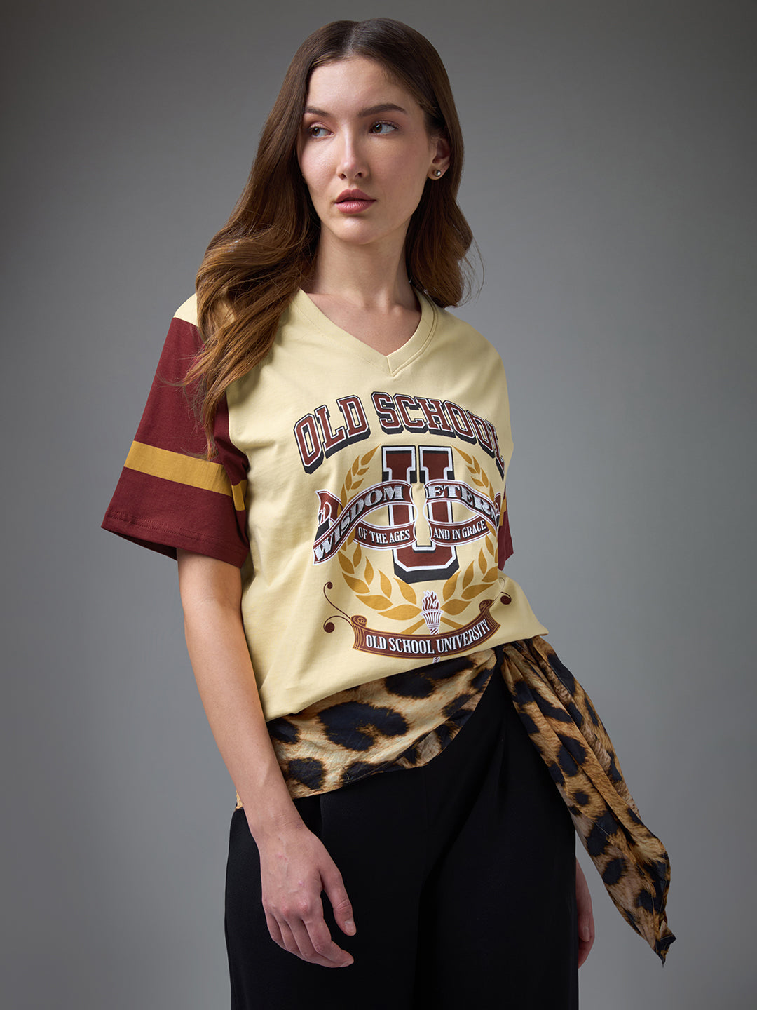 Womens Printed V-neck Oversized Fit Tshirt