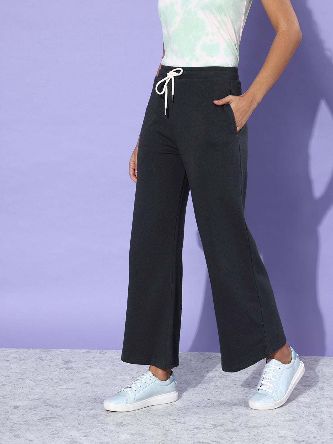 Women Solid Relaxed Fit Track Pant