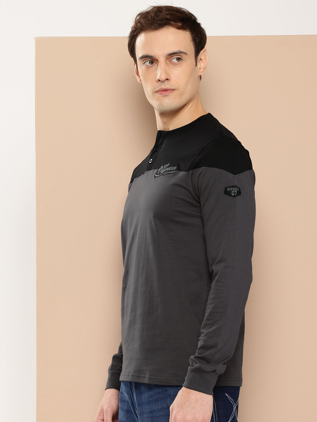 Mens Full Sleeve Henley Neck Colourblocked Regular Fit Tshirts