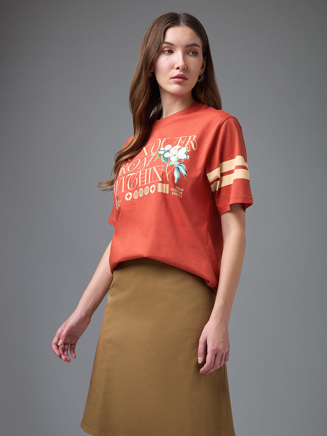 Womens Printed Round Neck Oversized Fit Tshirt