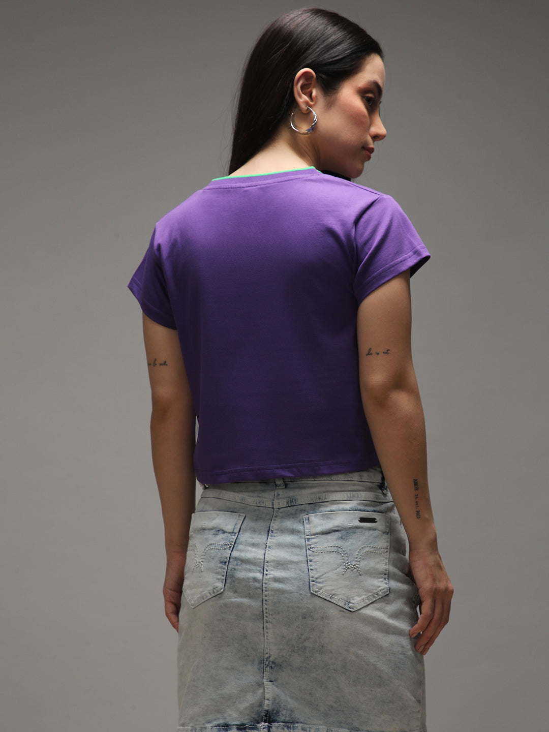 Womens Half Sleeve V-Neck Printed Regular Fit Tshirts