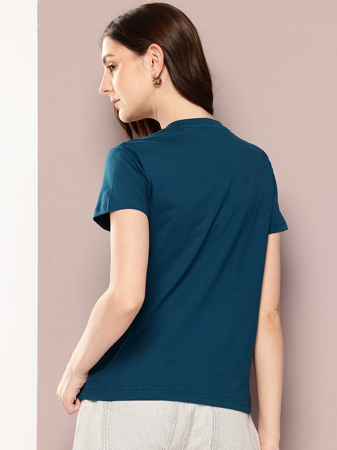 Womens Short Sleeve Solid V-Neck Regular Fit Tshirt