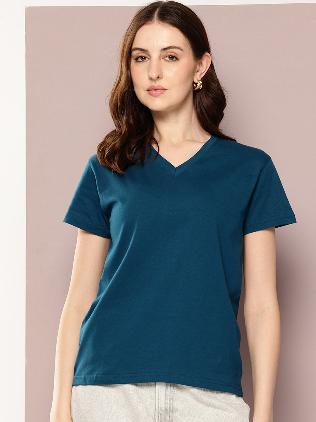 Womens Short Sleeve Solid V-Neck Regular Fit Tshirt