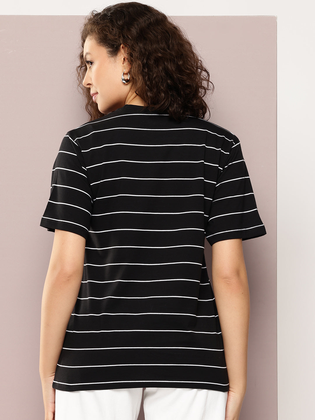 Womens Half Sleeve Round Neck All-Over Striped Oversized Fit Tshirts