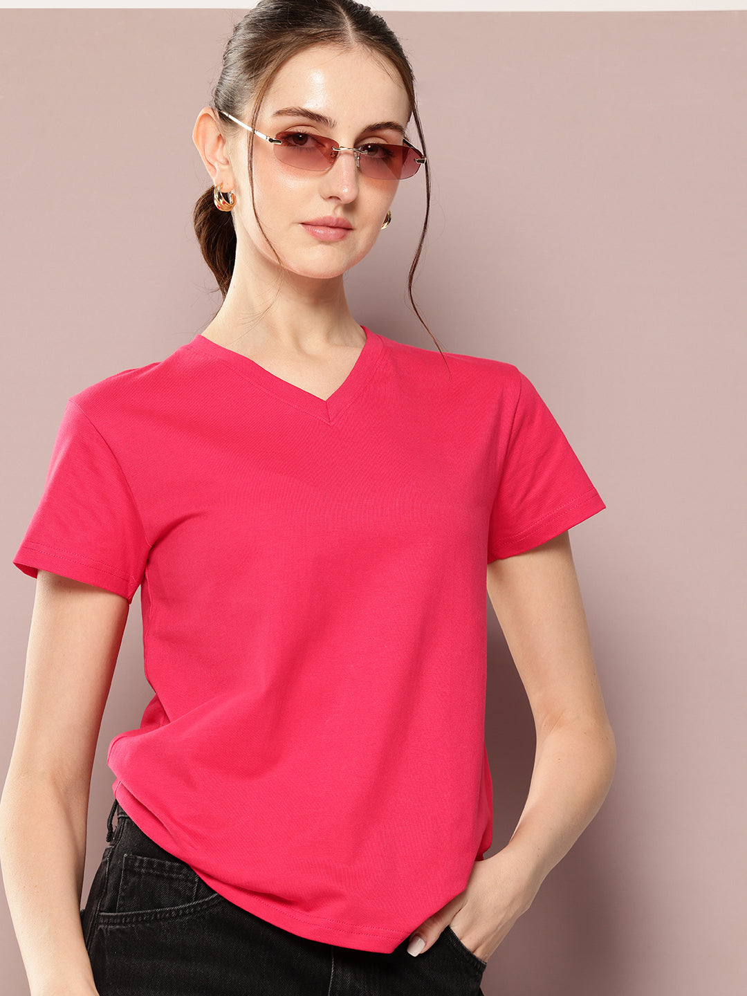 Womens Short Sleeve Solid V-Neck Regular Fit Tshirt