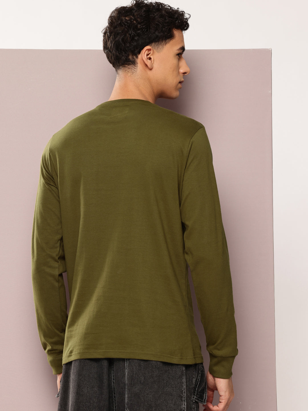 Mens Full Sleeve Round Neck Colourblocked Regular Fit Tshirts