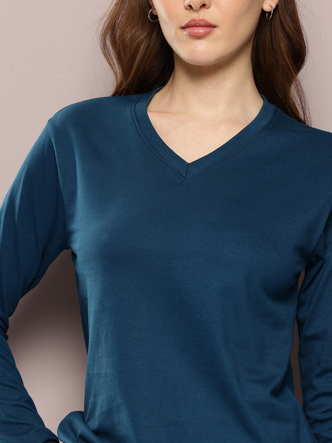 Womens Full Sleeve V-Neck Solid Regular Fit Tshirts