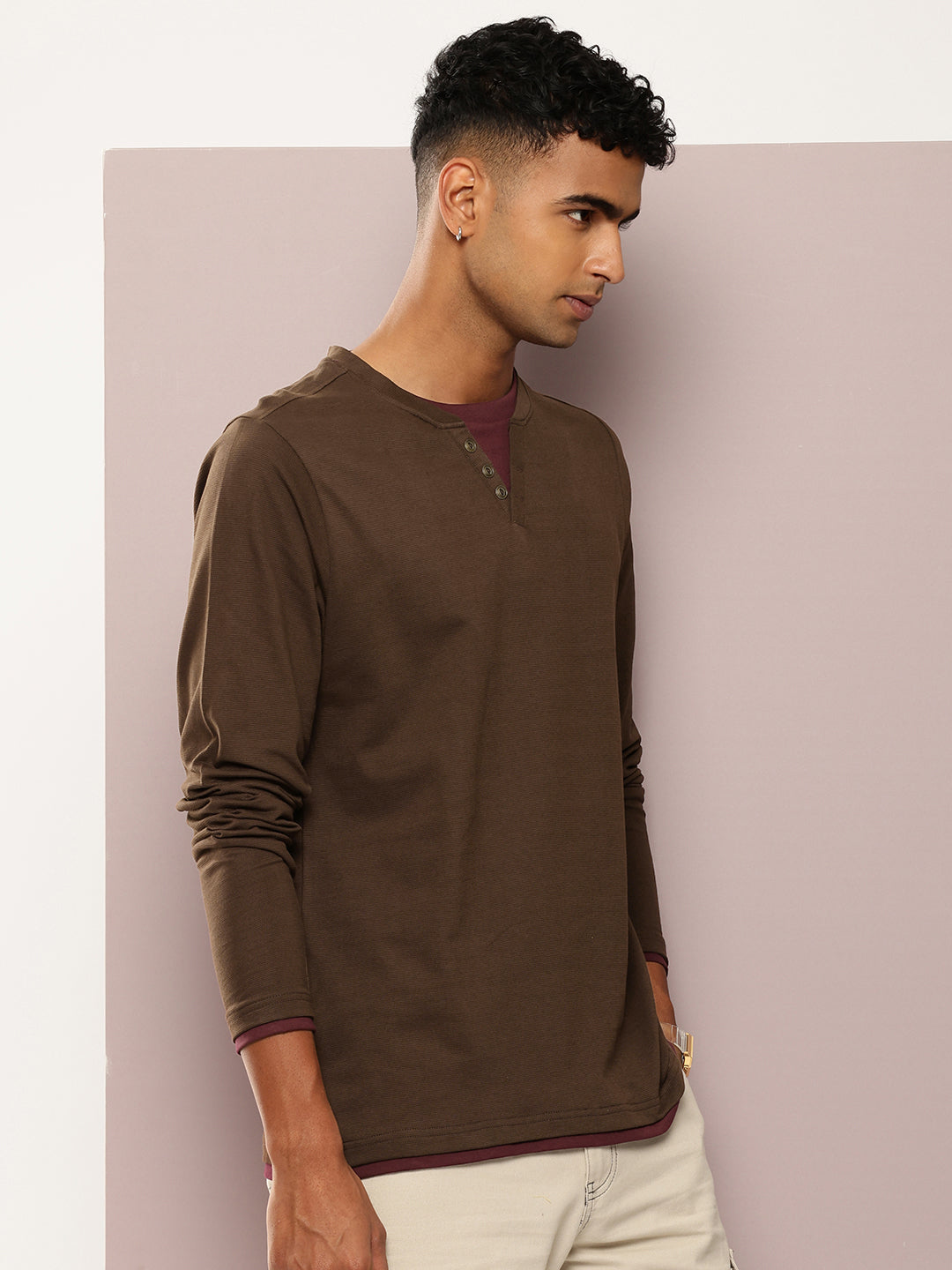 Mens Full Sleeve V-Neck Solid Regular Fit Tshirts