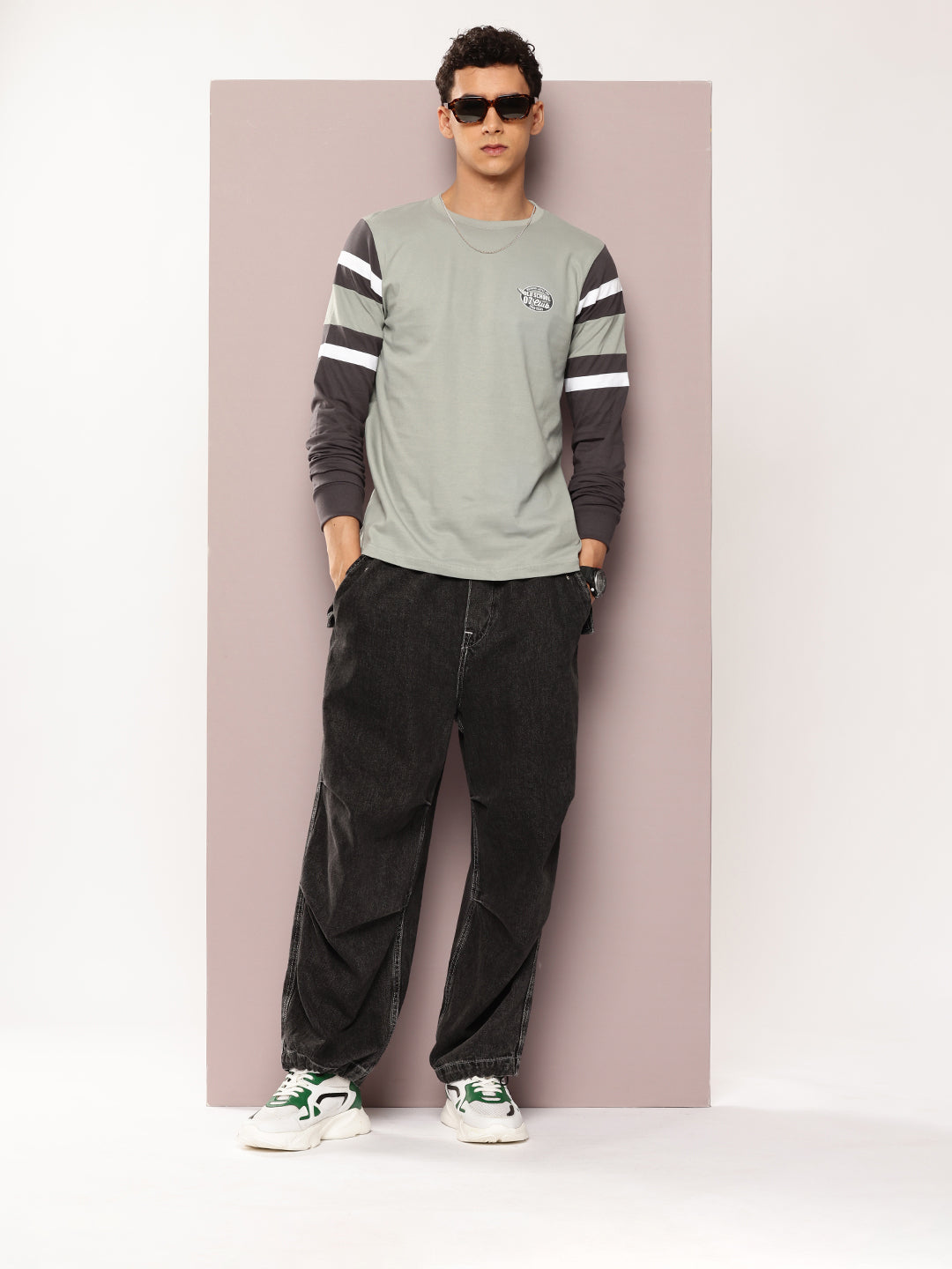 Mens Full Sleeve Round Neck Colourblocked Regular Fit Tshirts