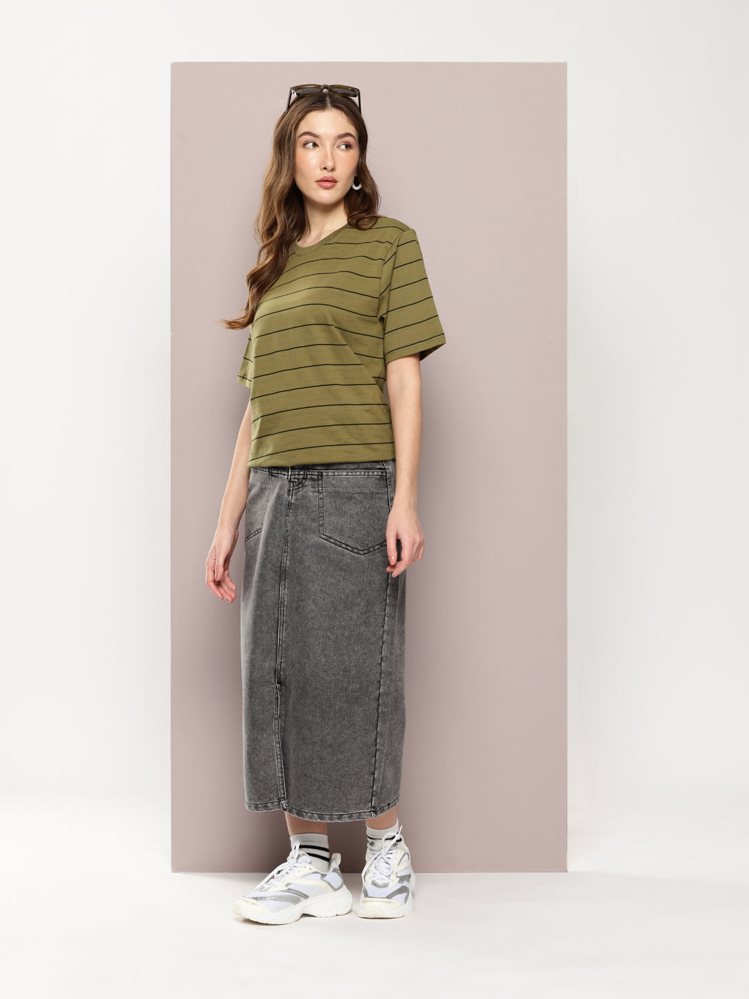 Womens Half Sleeve Round Neck Striped Oversized Fit Tshirts