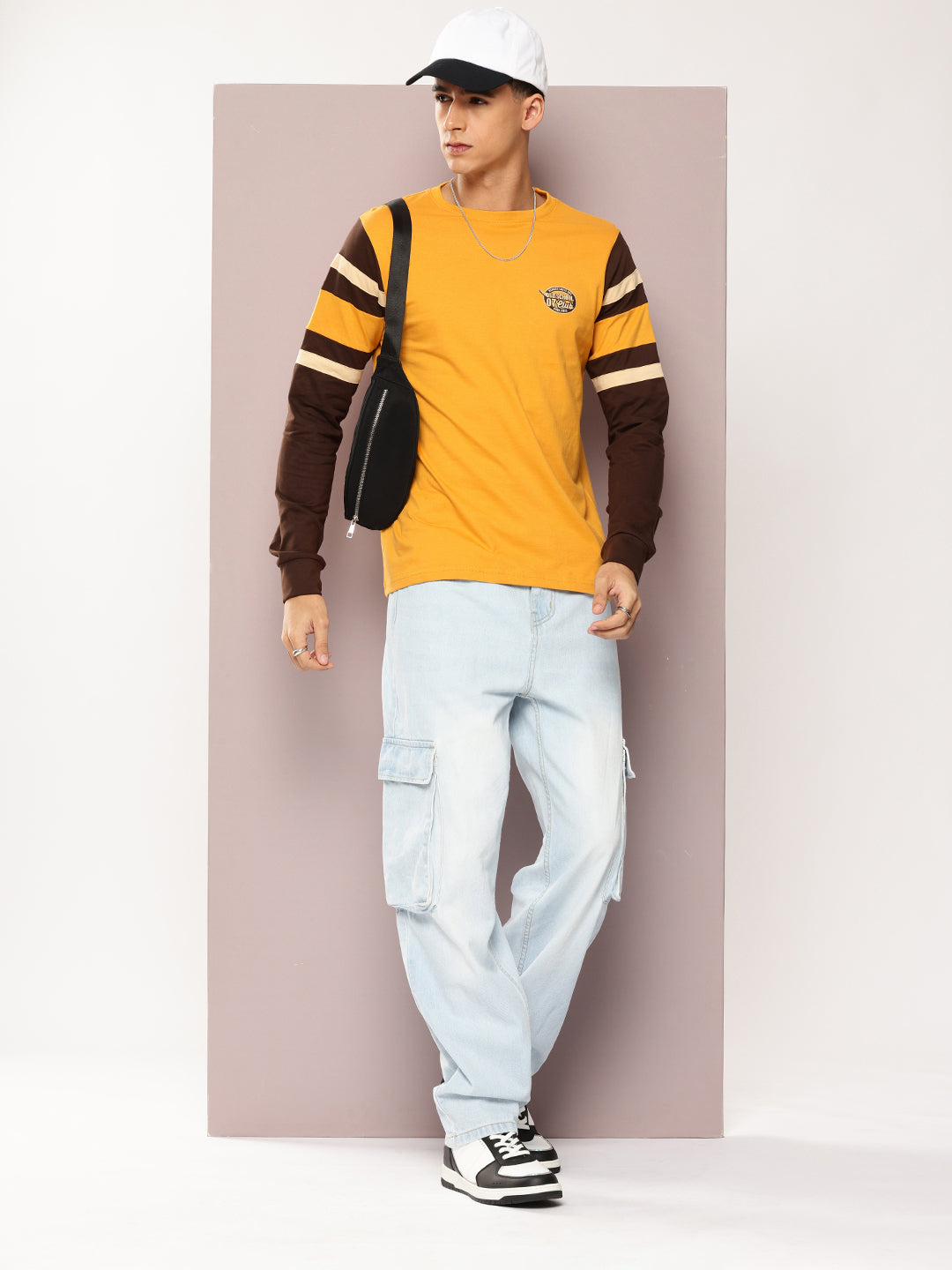 Mens Full Sleeve Round Neck Colourblocked Regular Fit Tshirts