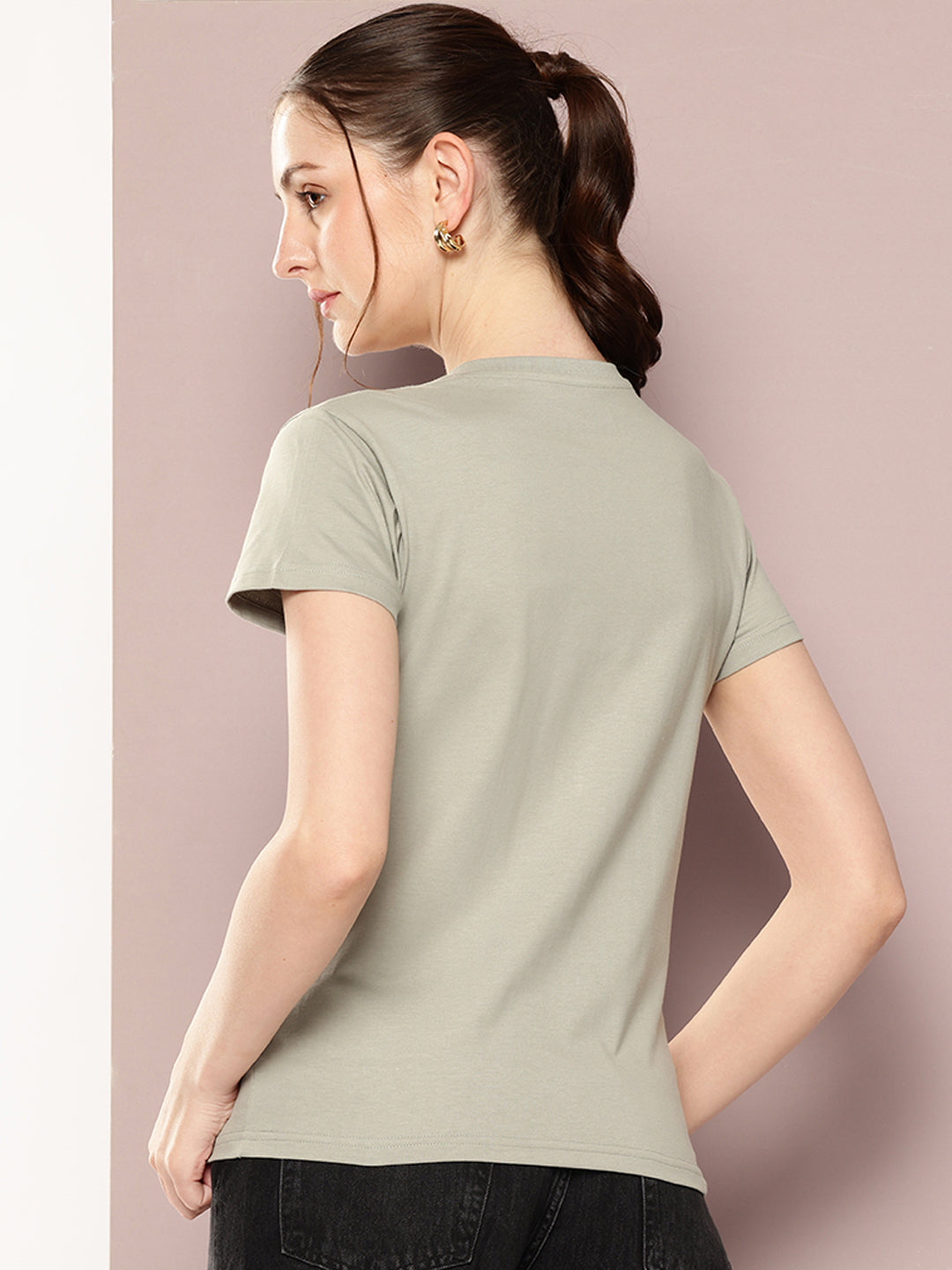 Womens Short Sleeve Solid V-Neck Regular Fit Tshirt
