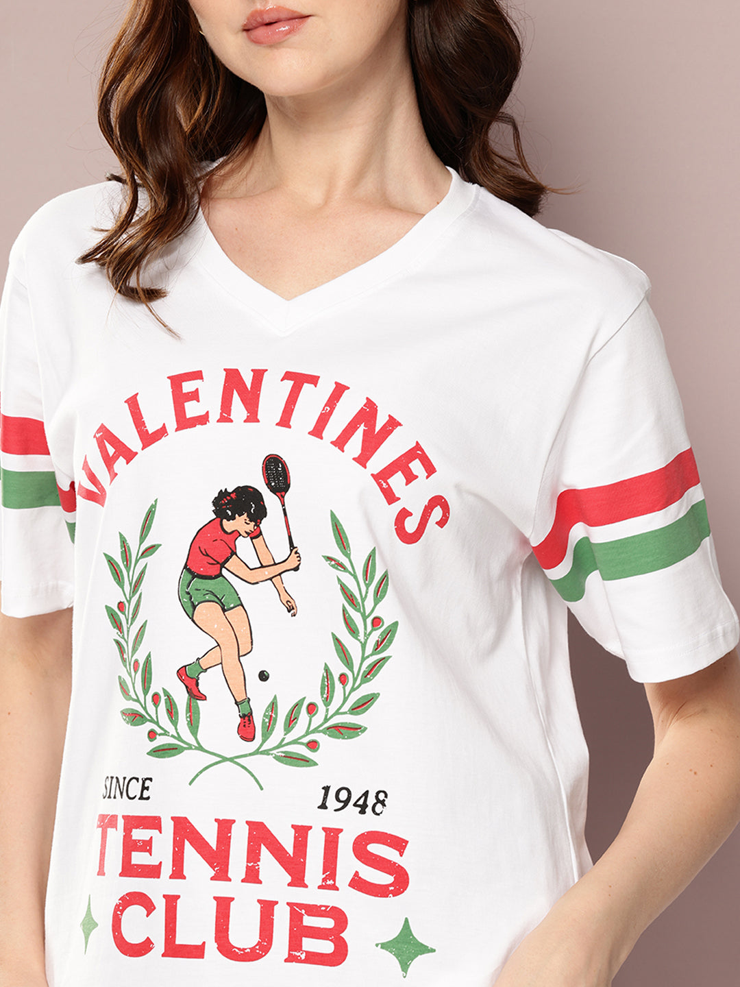 Womens Short Sleeve Printed V-Neck Oversized Fit Tshirt