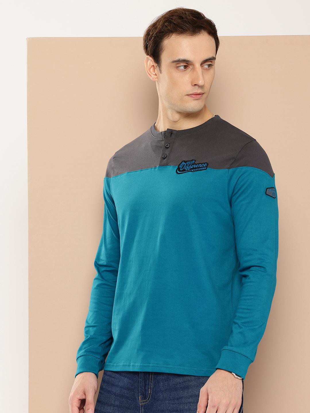 Mens Full Sleeve Henley Neck Colourblocked Regular Fit Tshirts
