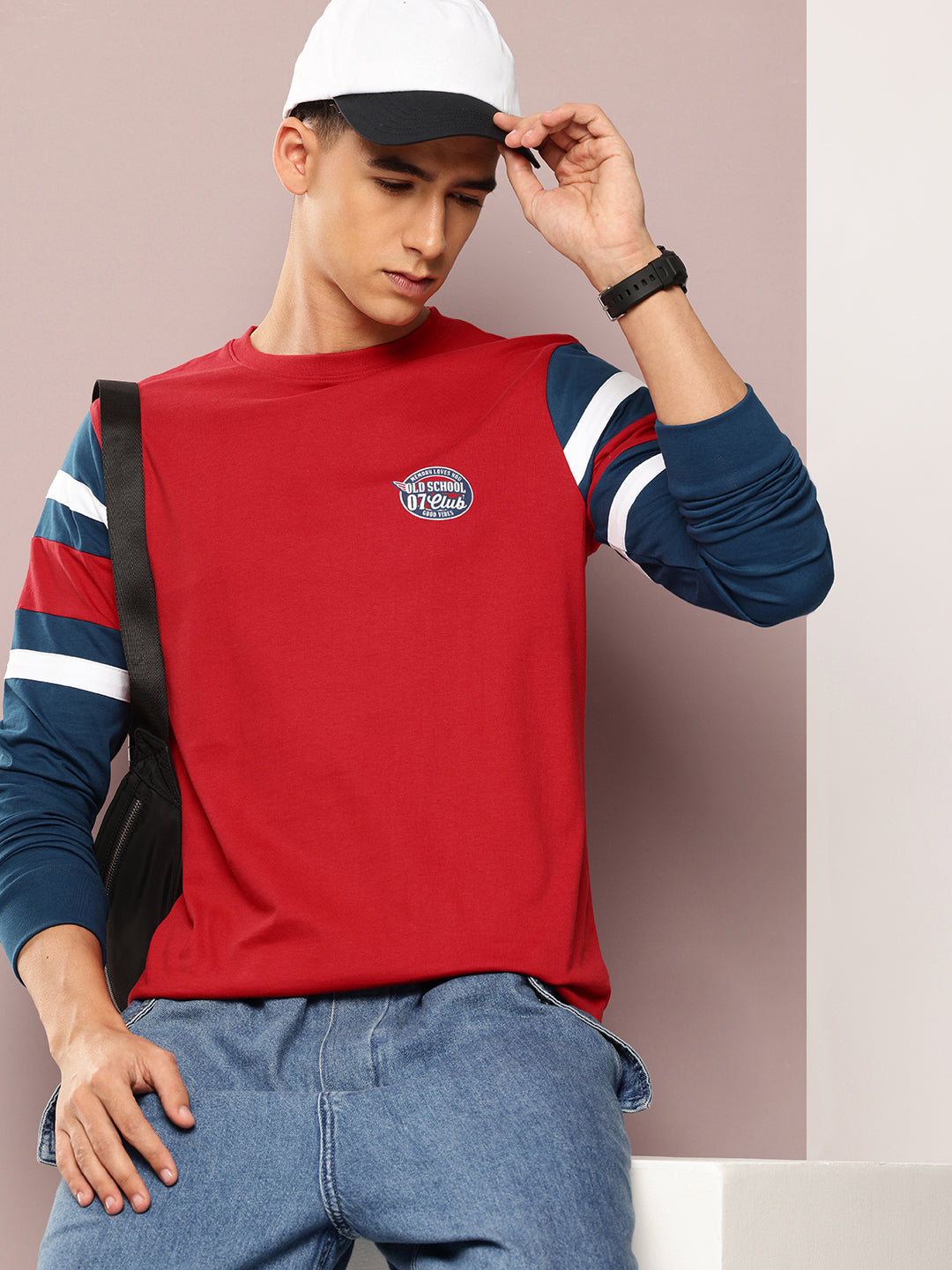 Mens Full Sleeve Round Neck Colourblocked Regular Fit Tshirts