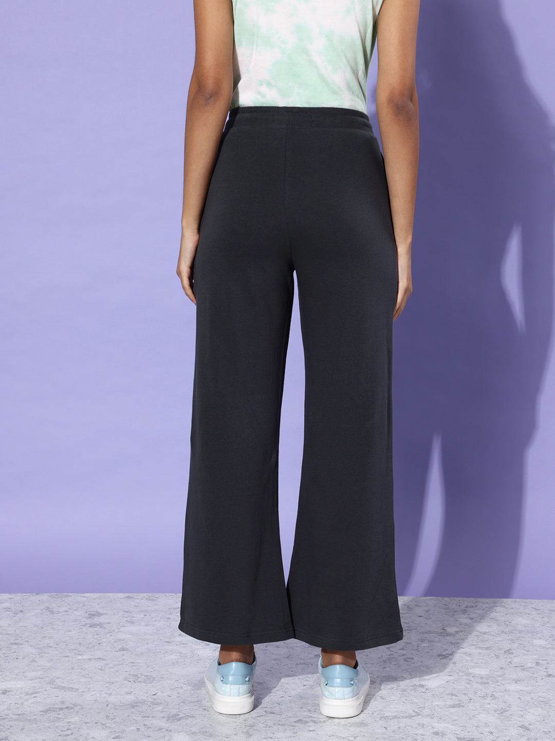 Women Solid Relaxed Fit Track Pant