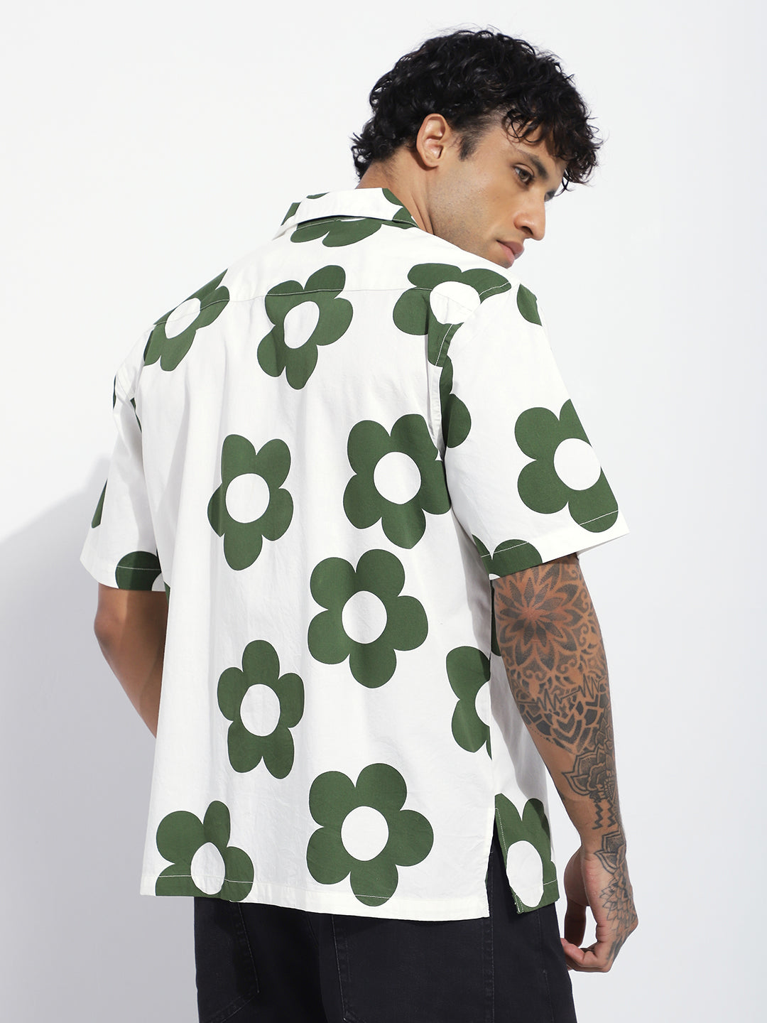 Mens Boxy Regular Short Sleeve Printed White Shirt