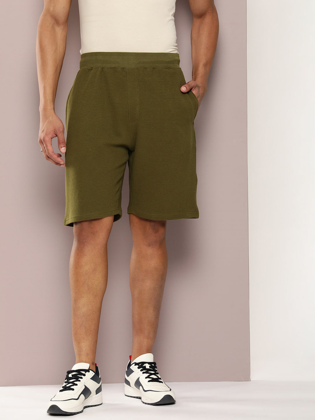 Men Solid Regular Shorts