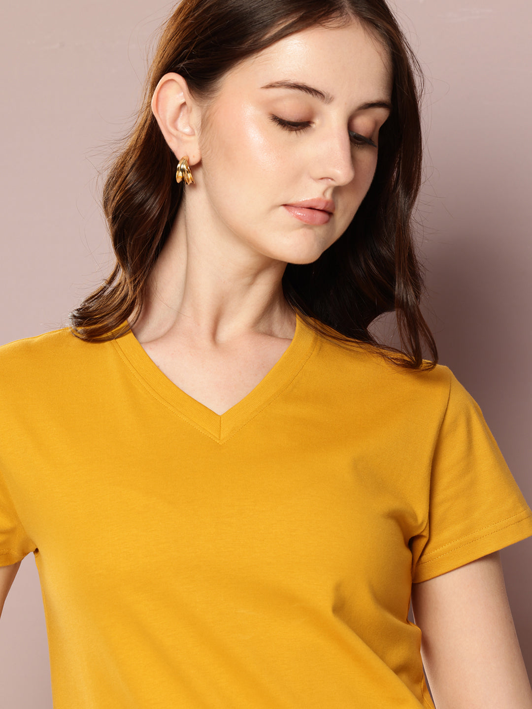 Womens Short Sleeve Solid V-Neck Regular Fit Tshirt