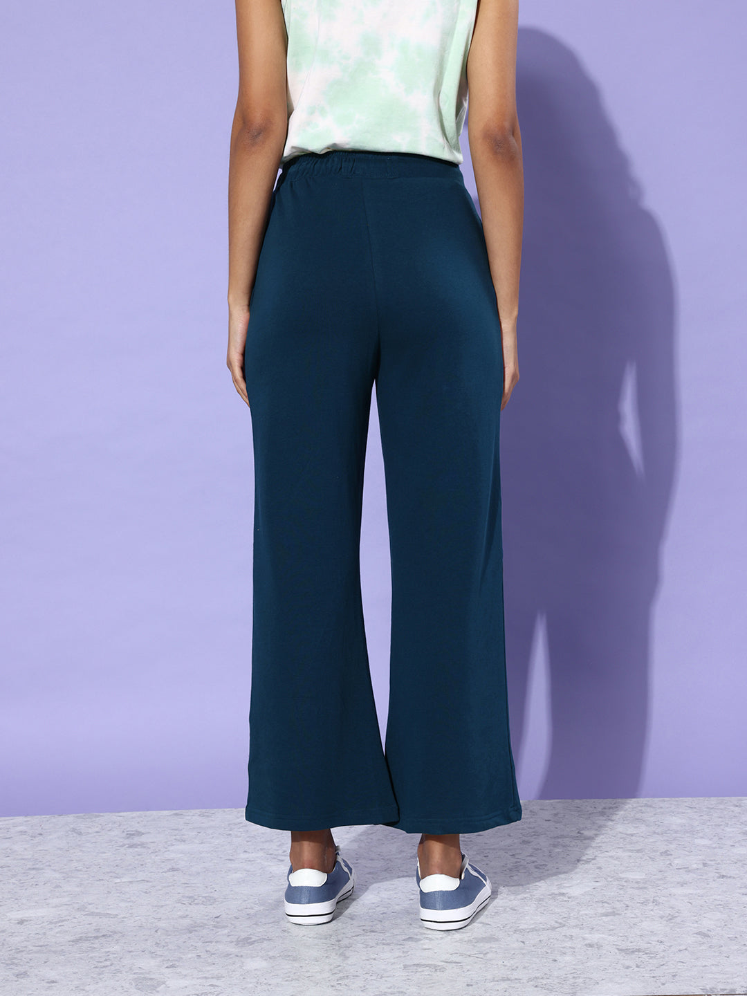 Women Solid Relaxed Fit Track Pant